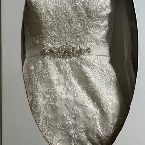 Beautiful lacy sweetheart neck wedding dress